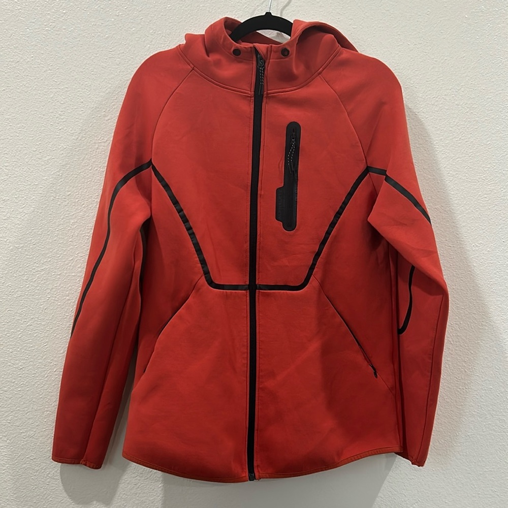 Alphalete hoodie